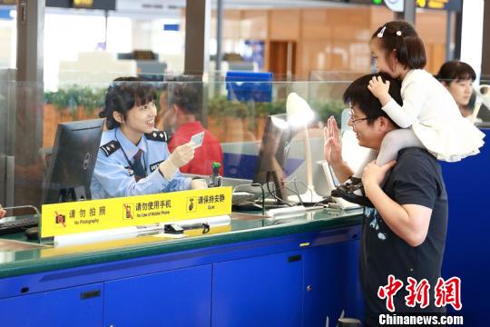 港珠澳大桥开通满两个月口岸验放旅客超过290万人次