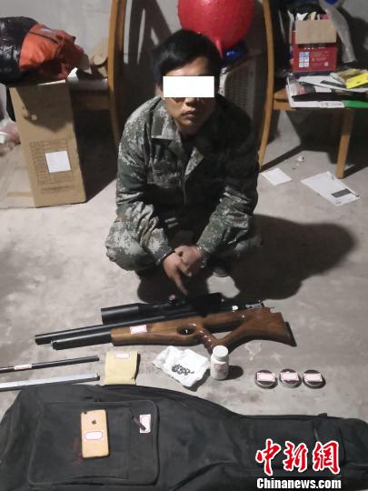 疑犯落网 茂公宣 摄