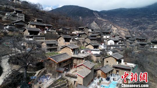 四川康定：大渡河畔“康养+休闲”打造“成都后花园”