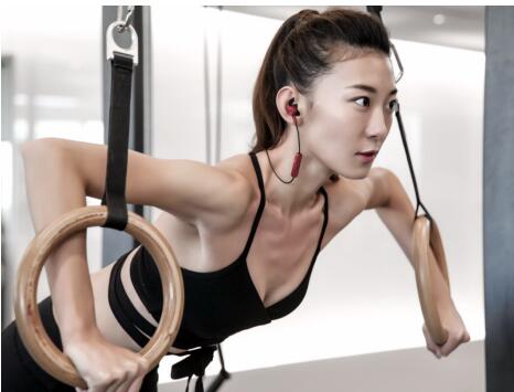 FIIL Runner魔影红浓情上市 火爆燃烧你的卡路里