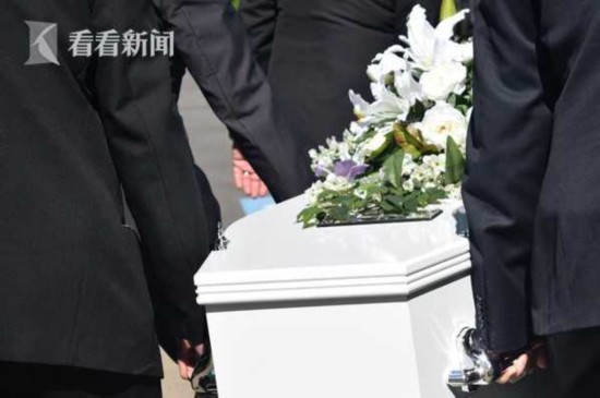 位于东京都丰岛区的金刚院莲华堂每月都会举行&ldquo;体验死亡&rdquo;的工作坊。