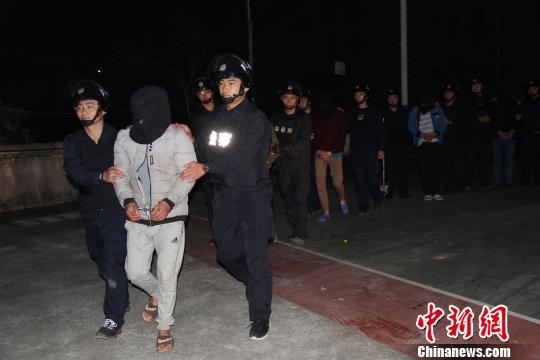 广西最大陨石被盗案告破人赃俱获