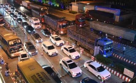 广东进入节前春运客流高峰水陆空积极应对