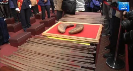 南鲲鯓代天府大年初一抽“国运签”（图片来源：台湾“中时电子报”）