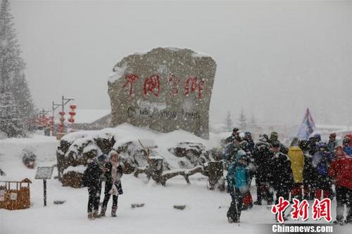 黑龙江省长在雪乡随机检查：以良好市场秩序赢得声誉