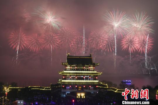 长沙元宵节上演精彩“焰”遇展文旅魅力