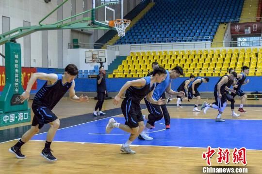 海南首支职业篮球队开训备战NBL联赛