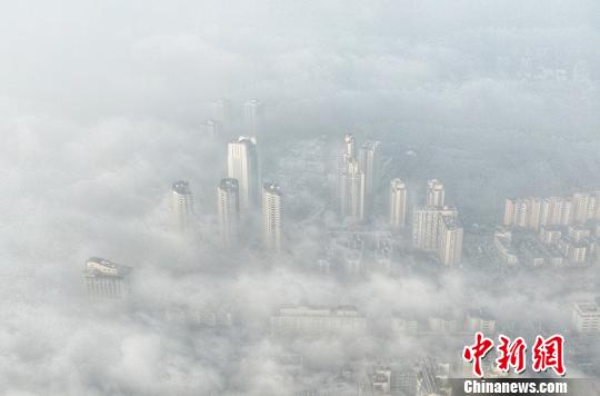 阴雨+雾霾&ldquo;捆绑&rdquo;来袭江苏持续发布霾黄色预警信号