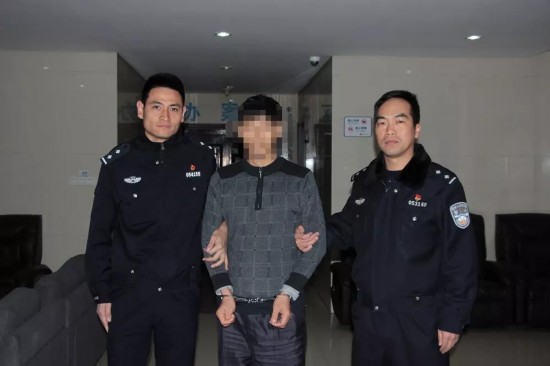 民警将叶某从广州押解回安吉