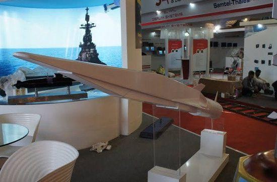 资料图:“锆石”高超声速巡航导弹模型。