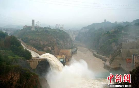 甘肃刘家峡水电厂5号机组并网归调保春灌发电