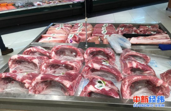 商场售卖的猪肉 中新经纬王永乐 摄