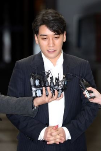 胜利接受警方讯问(纽西斯通讯社)