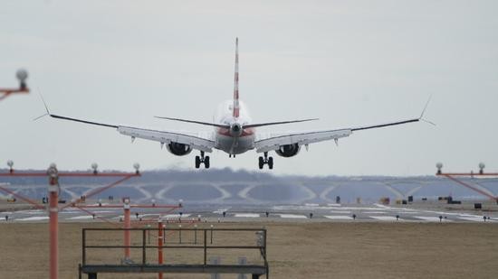 美国航空公司的一架波音737 MAX 8型飞机。（图：路透）
