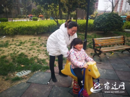 33岁泗洪军嫂潘洁:用爱撑起最美的家(分(77992)-20190327085756