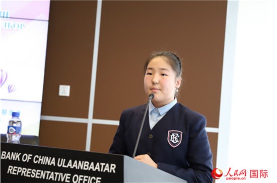 4月12日，获奖学生代表希望汉语中学七年级学生乌仁白格勒发表获奖感言 。