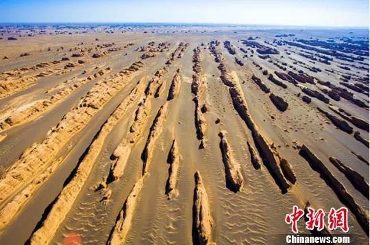 资料图:甘肃敦煌雅丹国家地质公园。钟欣摄