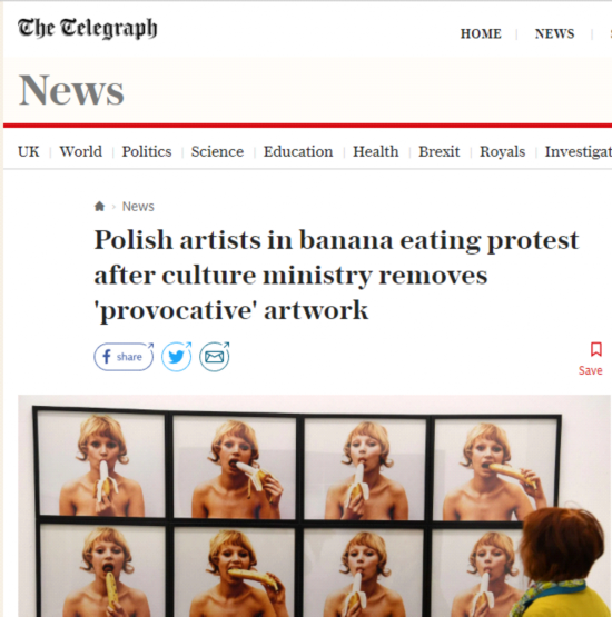 波兰艺术家在文化部移除“挑逗性”艺术作品后举行吃香蕉抗议活动 英国《每日电讯报》报道截图