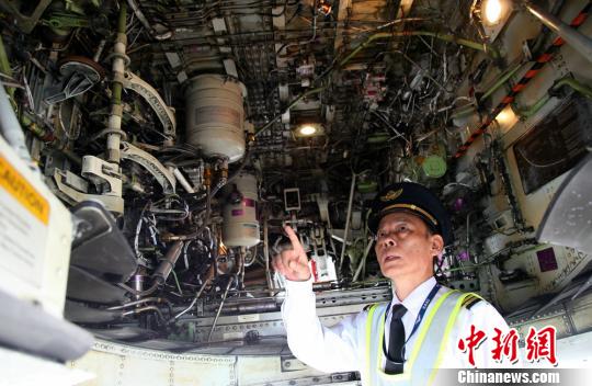 通讯:老机长的“长征”安全飞行2.5万小时