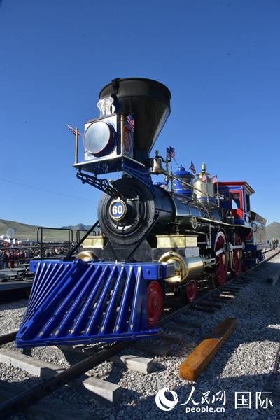 代表当年中央太平洋铁路公司的火车头。摄影 章念生