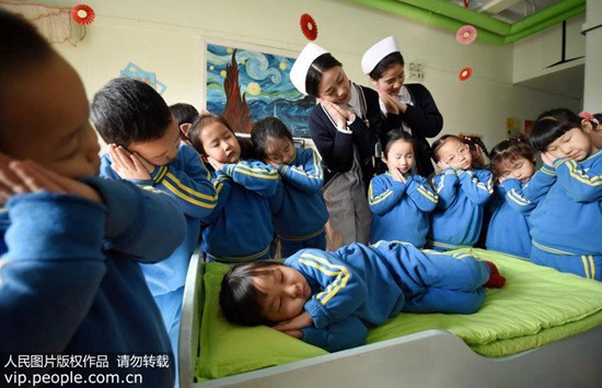 头痛头晕没力气 回笼觉为何越睡越累？ 