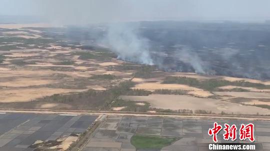 黑龙江佳木斯境内发生森林火灾目前正在扑救