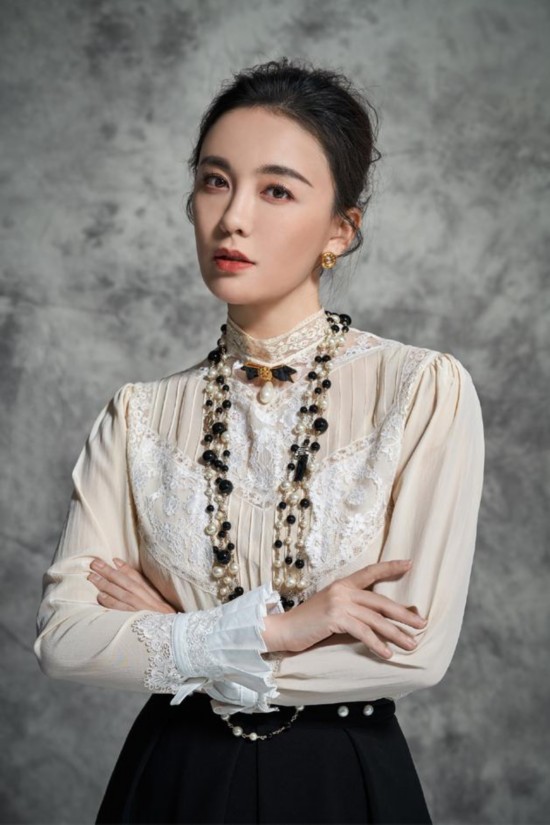 吕佳容承认曾花钱走戛纳红毯:因为太在意表面光环