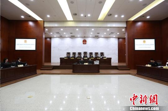 两男子在烈士陵园穿仿纳粹军装拍照被判登报赔礼道歉