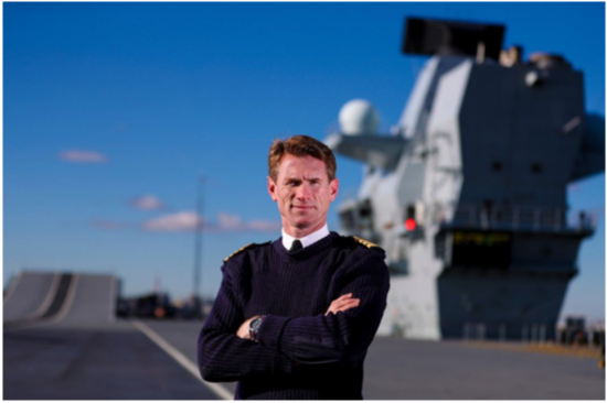 伊丽莎白女王号的舰长尼克·库克·普里斯特