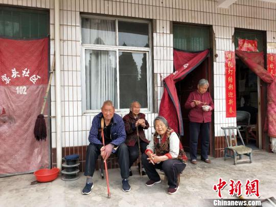 山西百万“空巢”老人告别独居生活