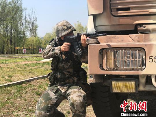 士兵讲述祖孙三代从军路：时代在变忠诚如一