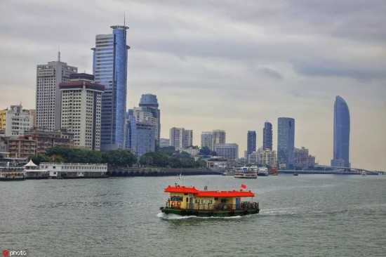  ▲厦门鹭江沿岸高楼林立。（东方IC）