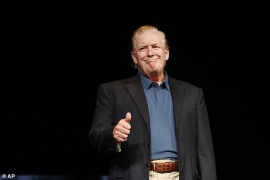 （特朗普新发型。图源：法新社）