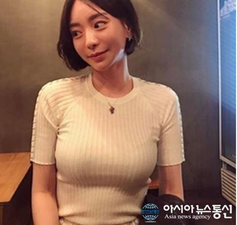  朴有天前未婚妻黄荷娜（亚洲新闻通信）