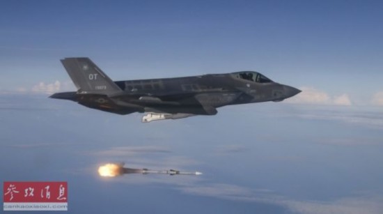 美空军F-35A隐身战机试射AIM-120中距空空导弹。（美国空军网站）