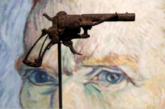 疑似梵高自杀所用手枪被竞拍(图:CBS)