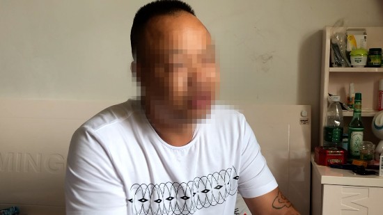  杜少平犯罪团伙成员姚某林接受新京报记者采访。新京报&ldquo;我们视频&rdquo;截图