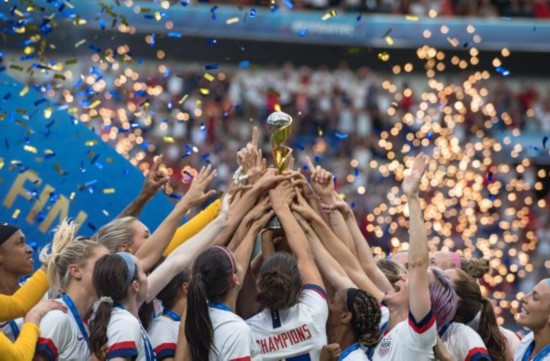 美国女足成功卫冕2019法国女足世界杯冠军。新华社记者肖艺九摄
