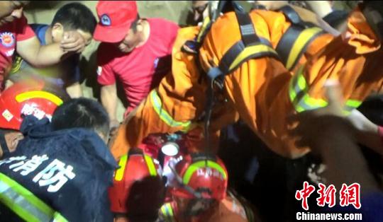 徐州沛县坠井幼童已转上级医院检查救援人员讲述经过