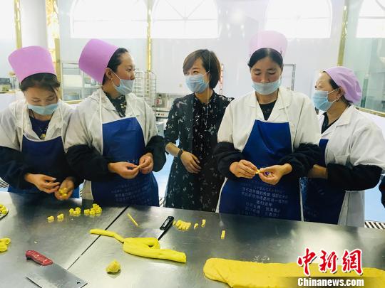 甘肃女硕士网售&ldquo;山沟面食&rdquo;成产业村民告别&ldquo;苦日子&rdquo;