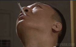 二十出头的时候,孙红雷才艺傍身风光无限,江湖人称"东北舞王",还凭借