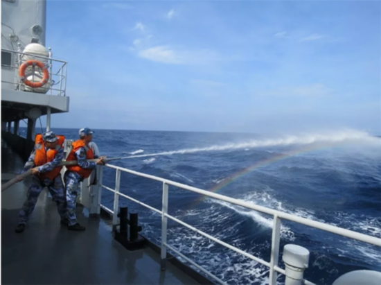 &ldquo;南沙生命线&rdquo;战斗27载，海军镜泊湖舰光荣退役