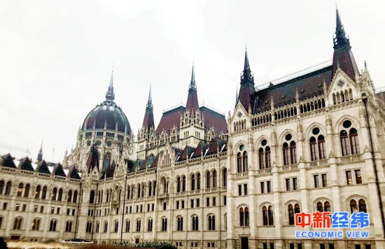 资料图：匈牙利首都布达佩斯的一处建筑。中新经纬 李绍晨 摄