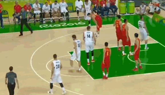 周琦回应和阿联奥运赛场“冲突”:我是在说“赖我赖我”