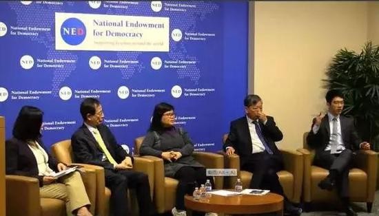 2019年5月14日,李柱铭(左二)、罗冠聪(右一)在NED作专题演讲。