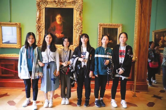 星湾学校的孩子们在俄罗斯研学。