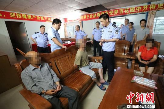 广东紫金捣毁一制造假烟窝点抓获嫌疑人11名