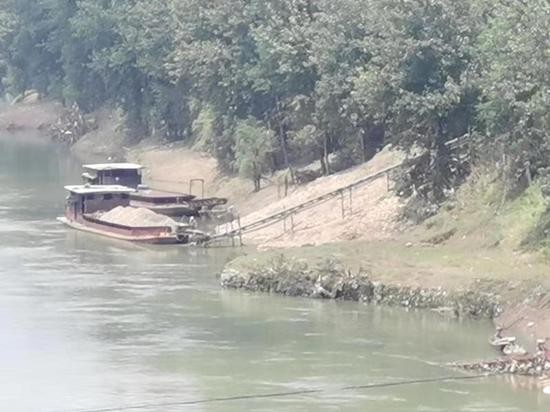 彭建军曾举报该采石场存环保问题。受访者供图