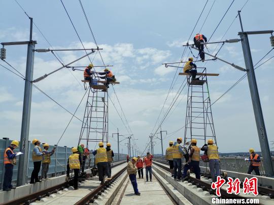 昌赣高铁接触网工程全线送电成功联调联试进入倒计时