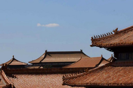 “一条鱼”游到了故宫上空。